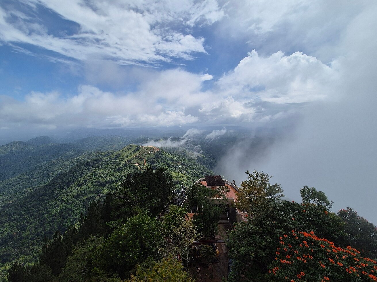 First-Time Visitor Guide: Temple Etiquette & Packing Tips for Sri Lanka